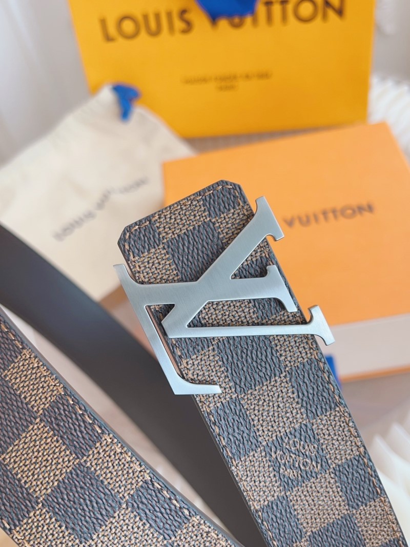 l0vis Vvtt0n belts